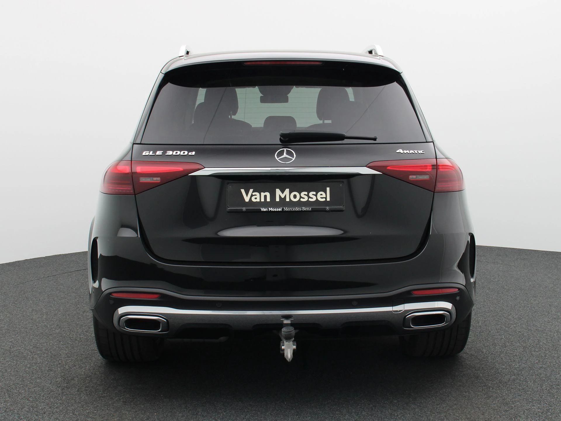 Mercedes-Benz GLE 300 d 4MATIC AMG LINE + AIRMATIC + TREKHAAK 3.5 TON + BURMESTER + PANO +