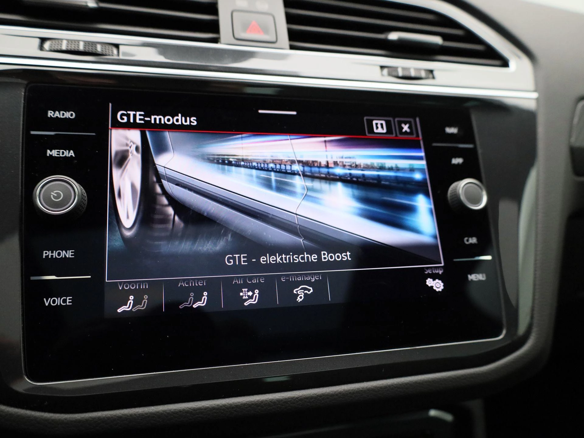 Volkswagen-Tiguan-image-38