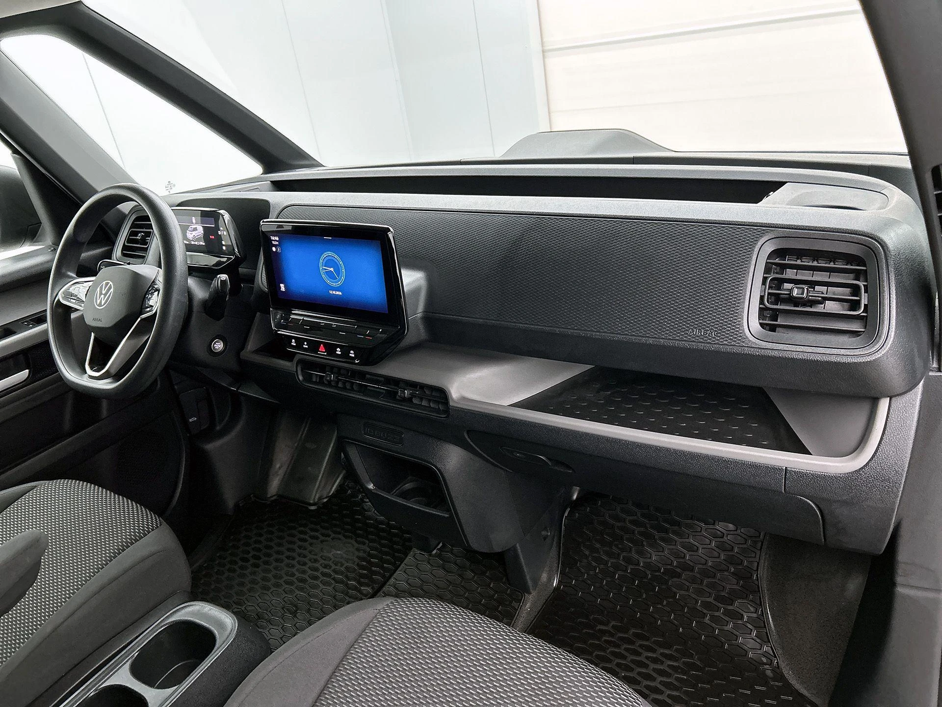 Volkswagen-ID. Buzz Cargo-image-15