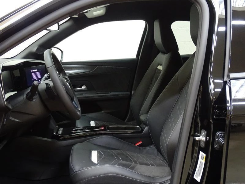 Opel Mokka 1.2T Ultimate automaat VERWACHT