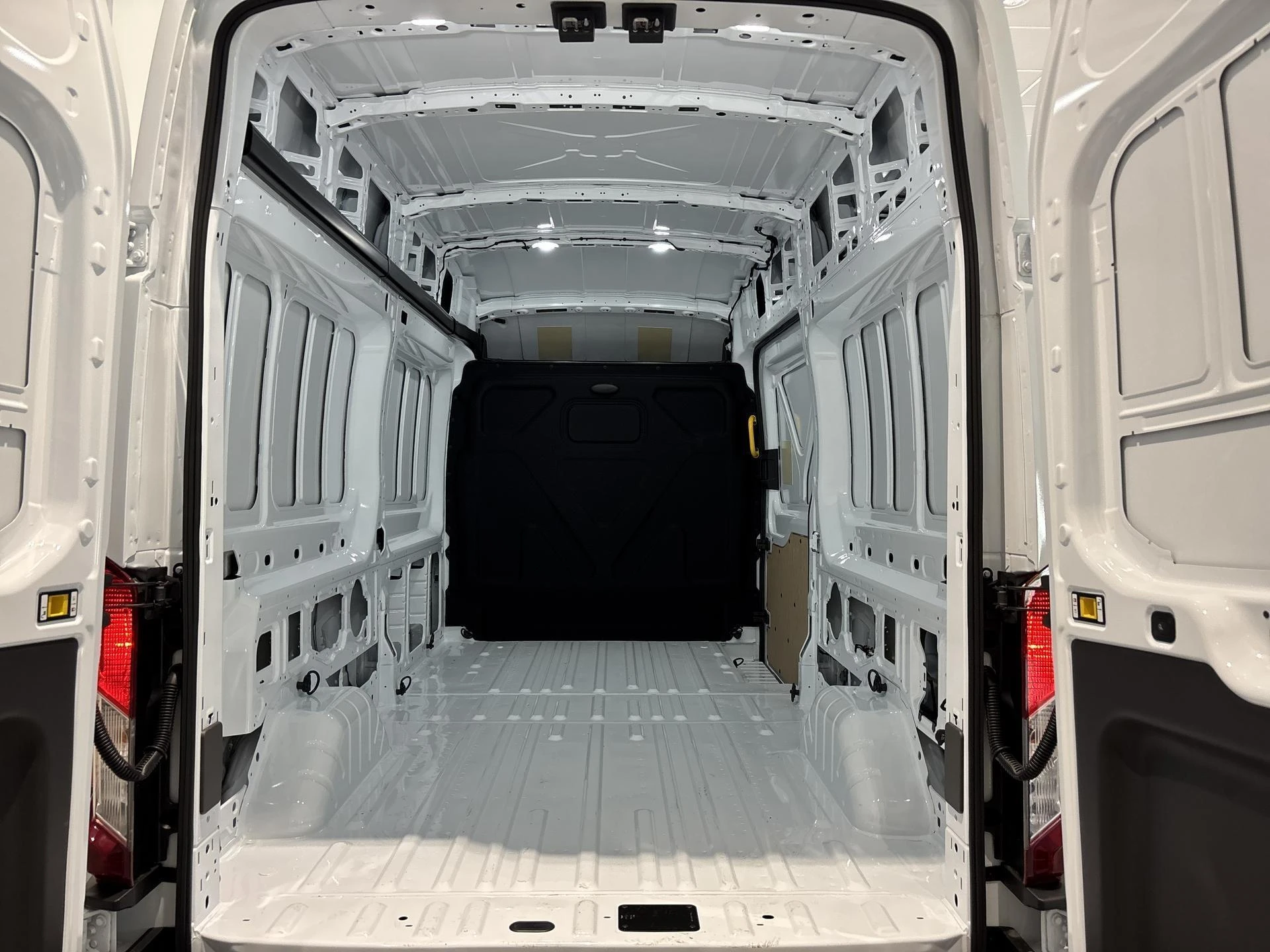 Ford-Transit-image-6