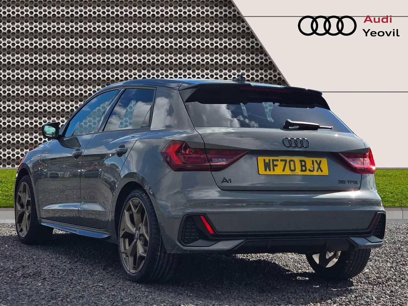 Audi-A1 Sportback-image-2