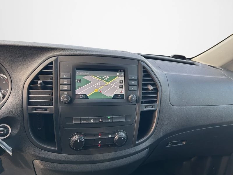 Mercedes-Benz Vito 116 LANG NAVI KAMERA AHK 3 SITZE HOLZBODEN