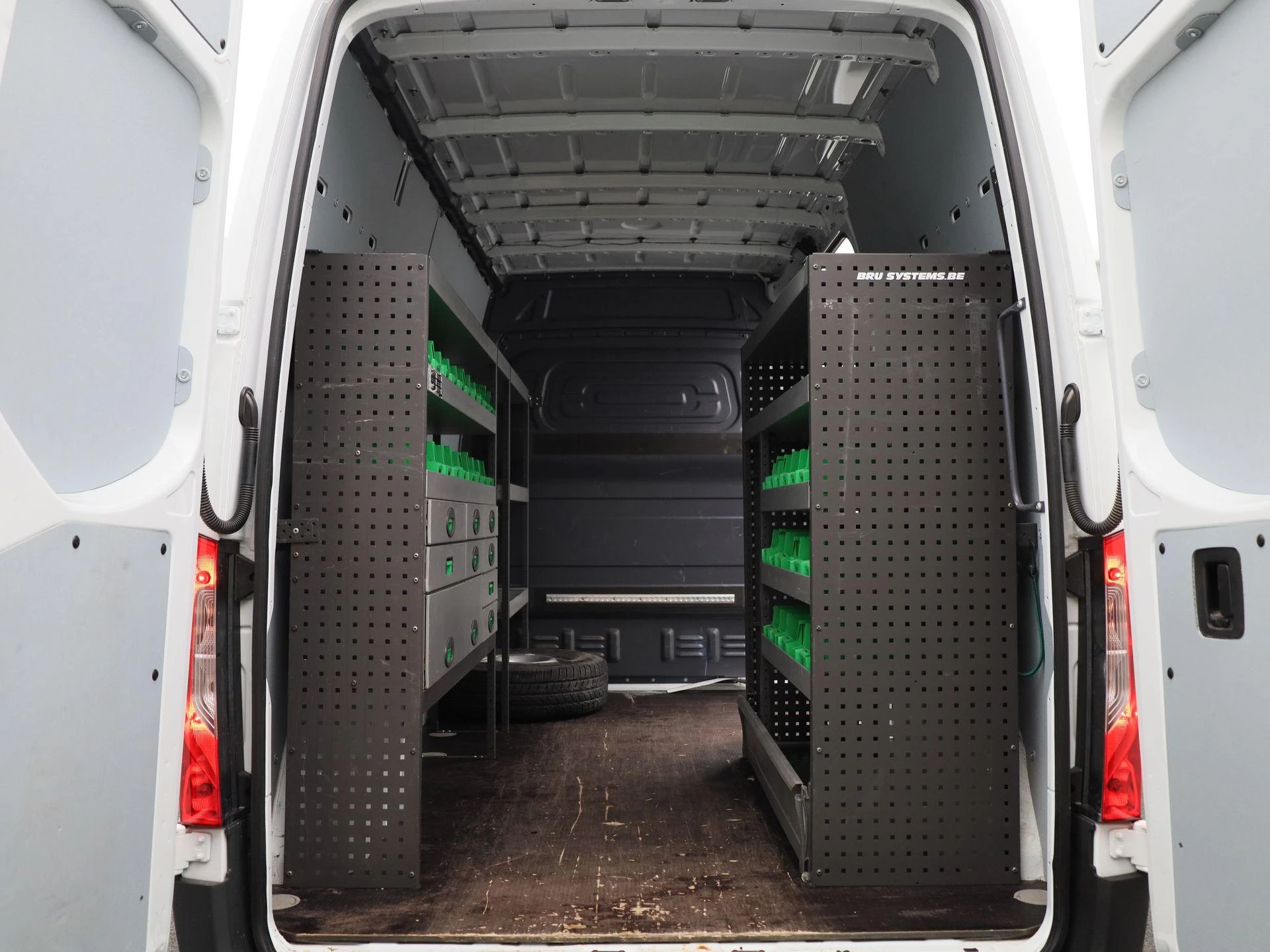 Mercedes-Benz-Sprinter-image-14