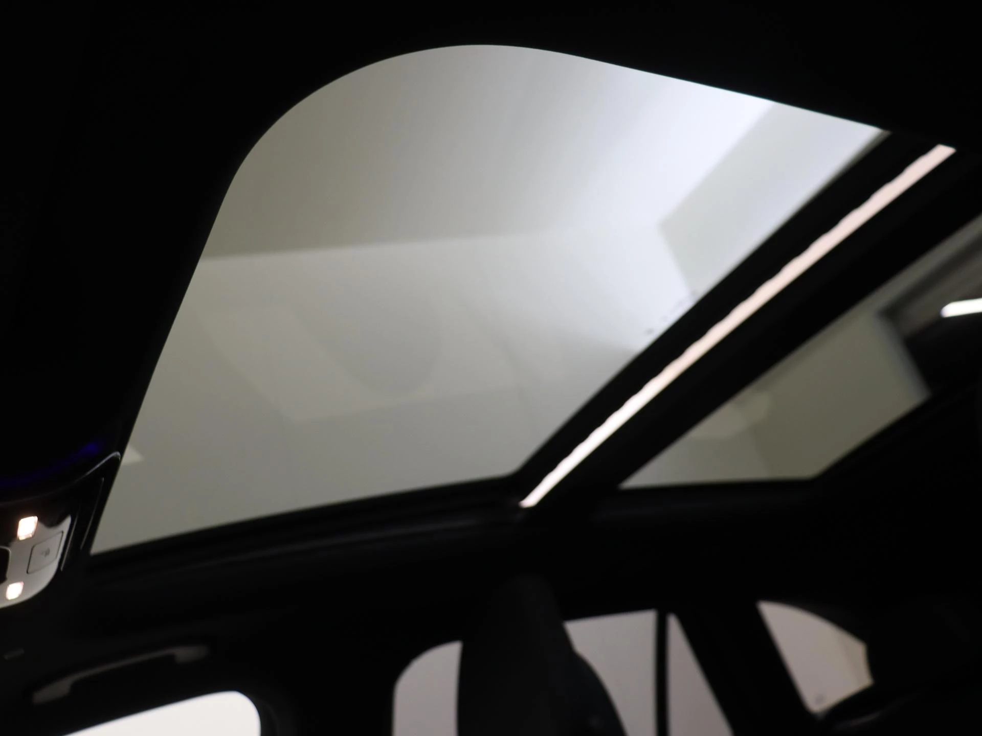Mercedes-Benz-GLC-image-26