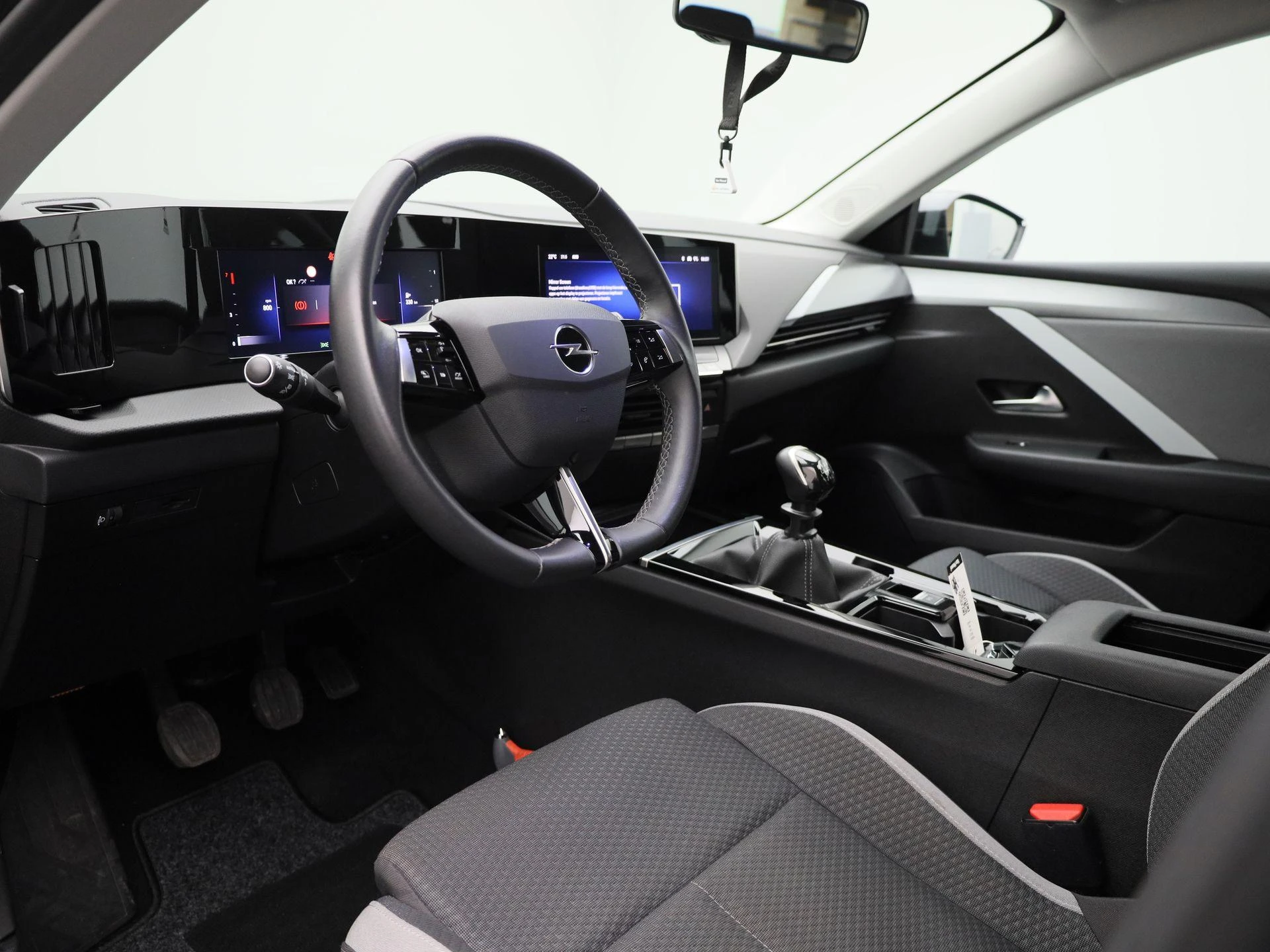 Opel-Astra-image-29