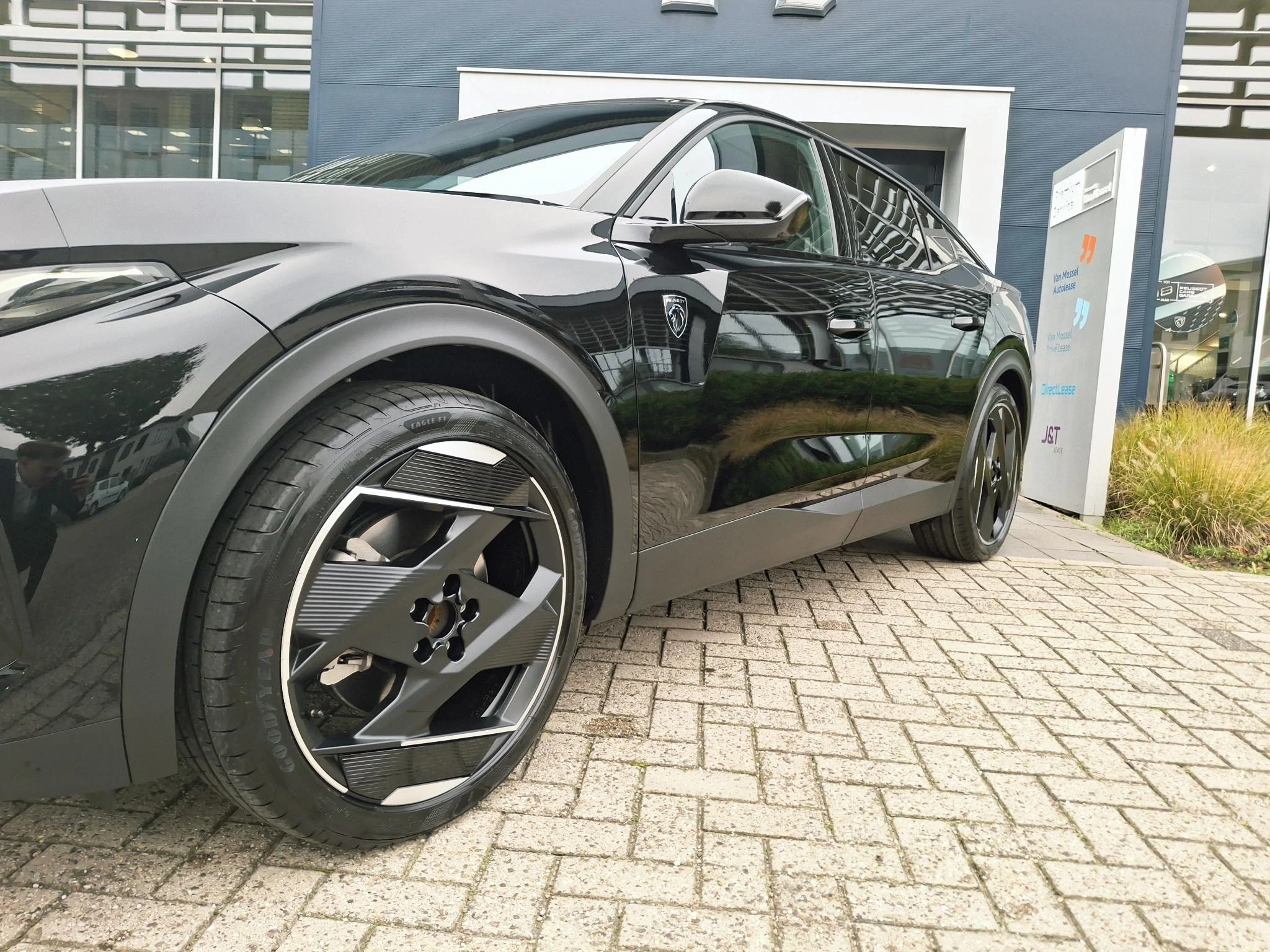 Peugeot-408-image-1