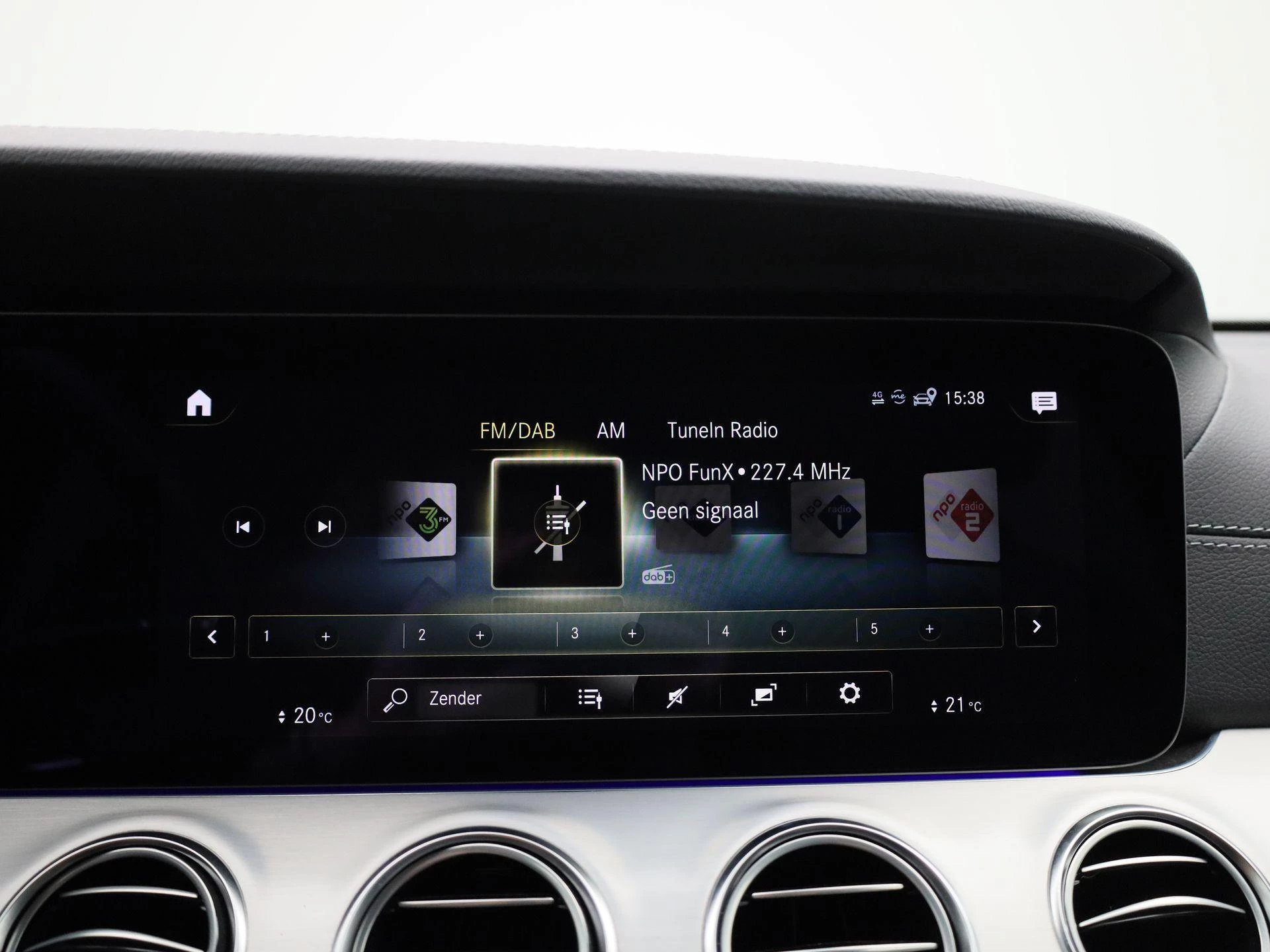 Mercedes-Benz-Classe E-image-18