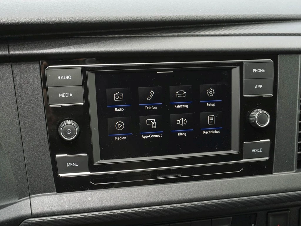 Volkswagen-Transporter-image-12