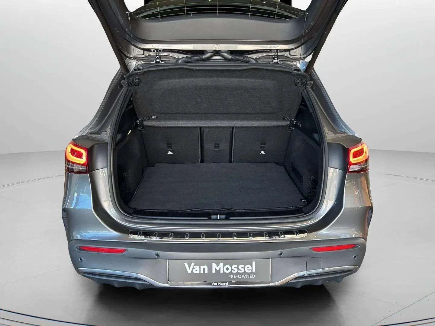 Mercedes-Benz-EQA-image-21