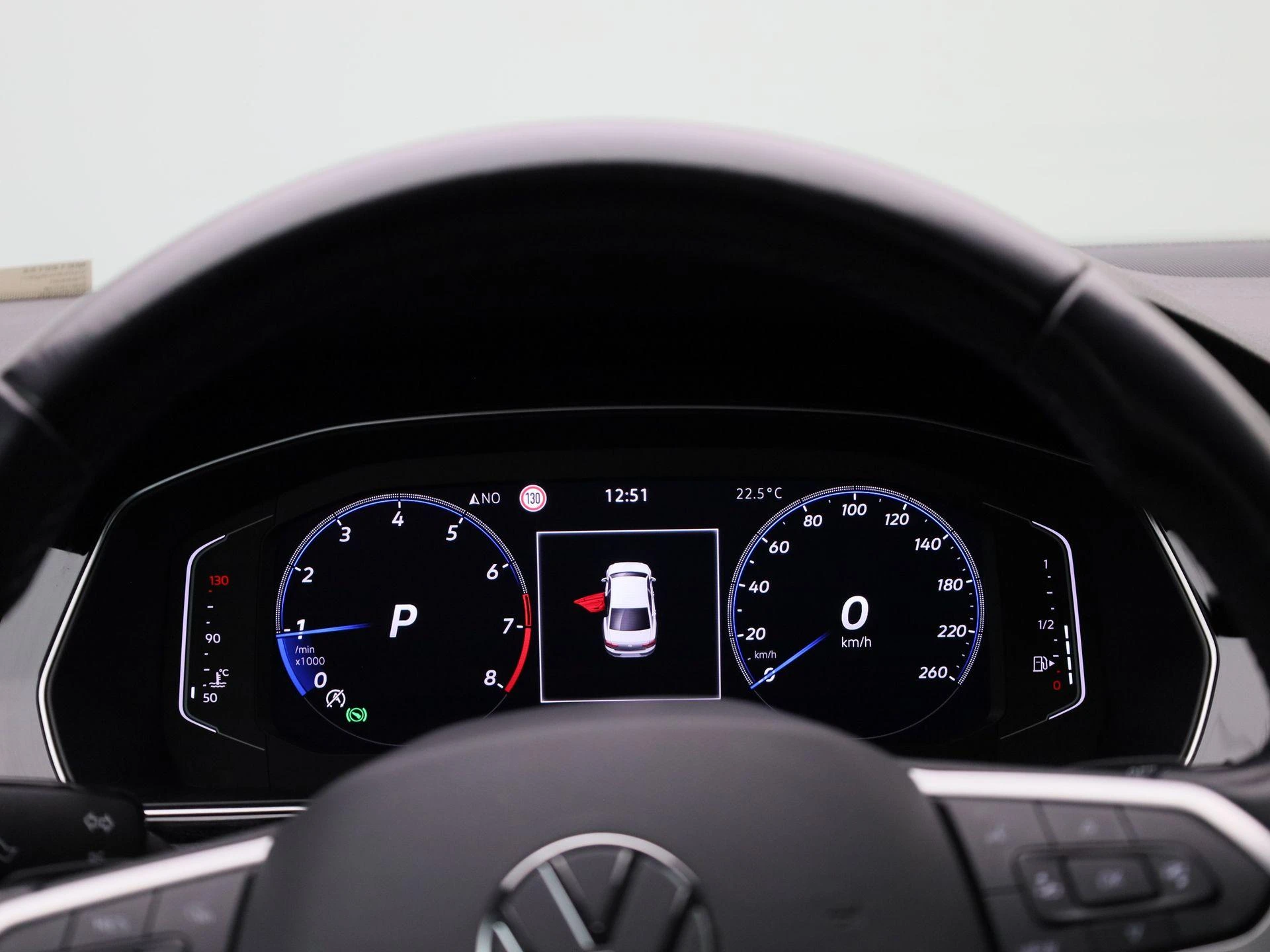 Volkswagen Passat 1.5 TSI R-Line Business +