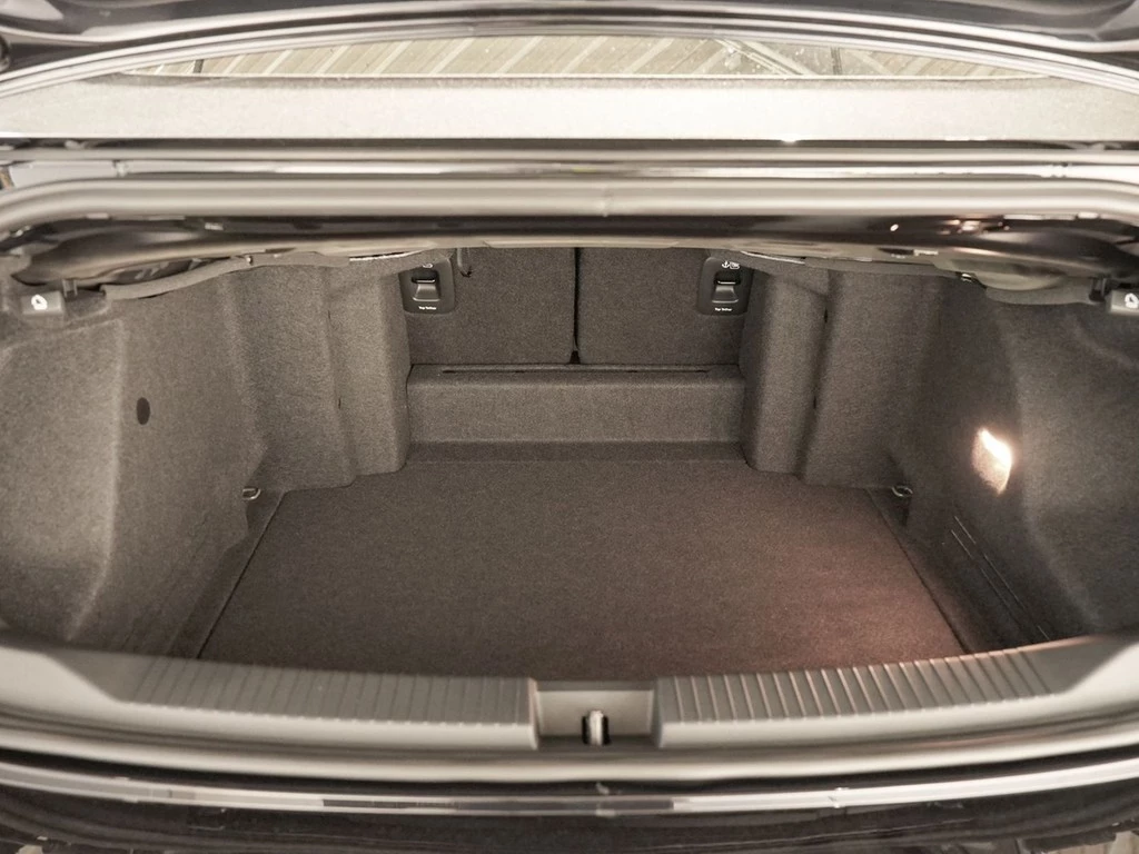 Volkswagen-T-Roc-image-6