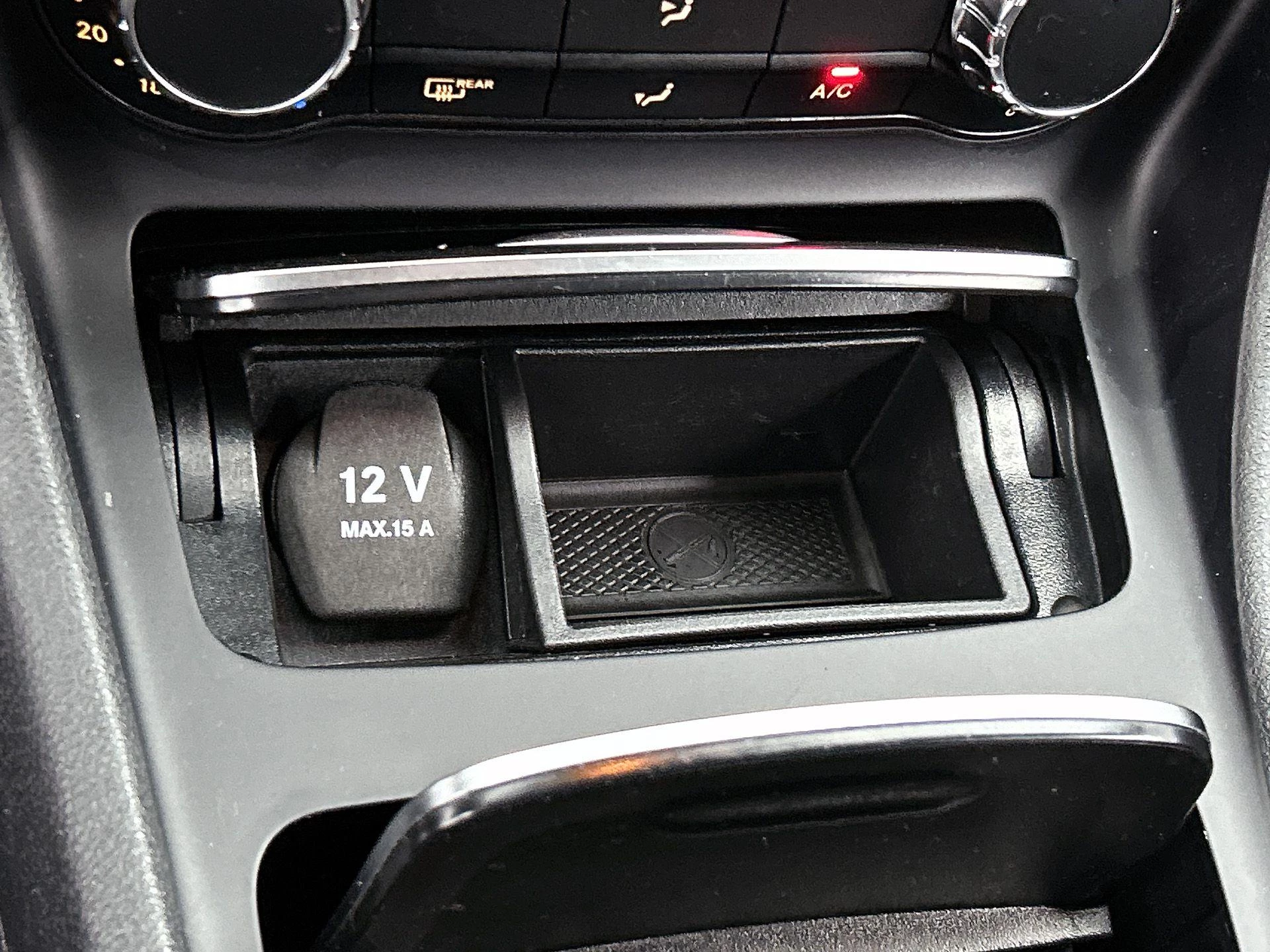 Mercedes-Benz-CLA-image-25