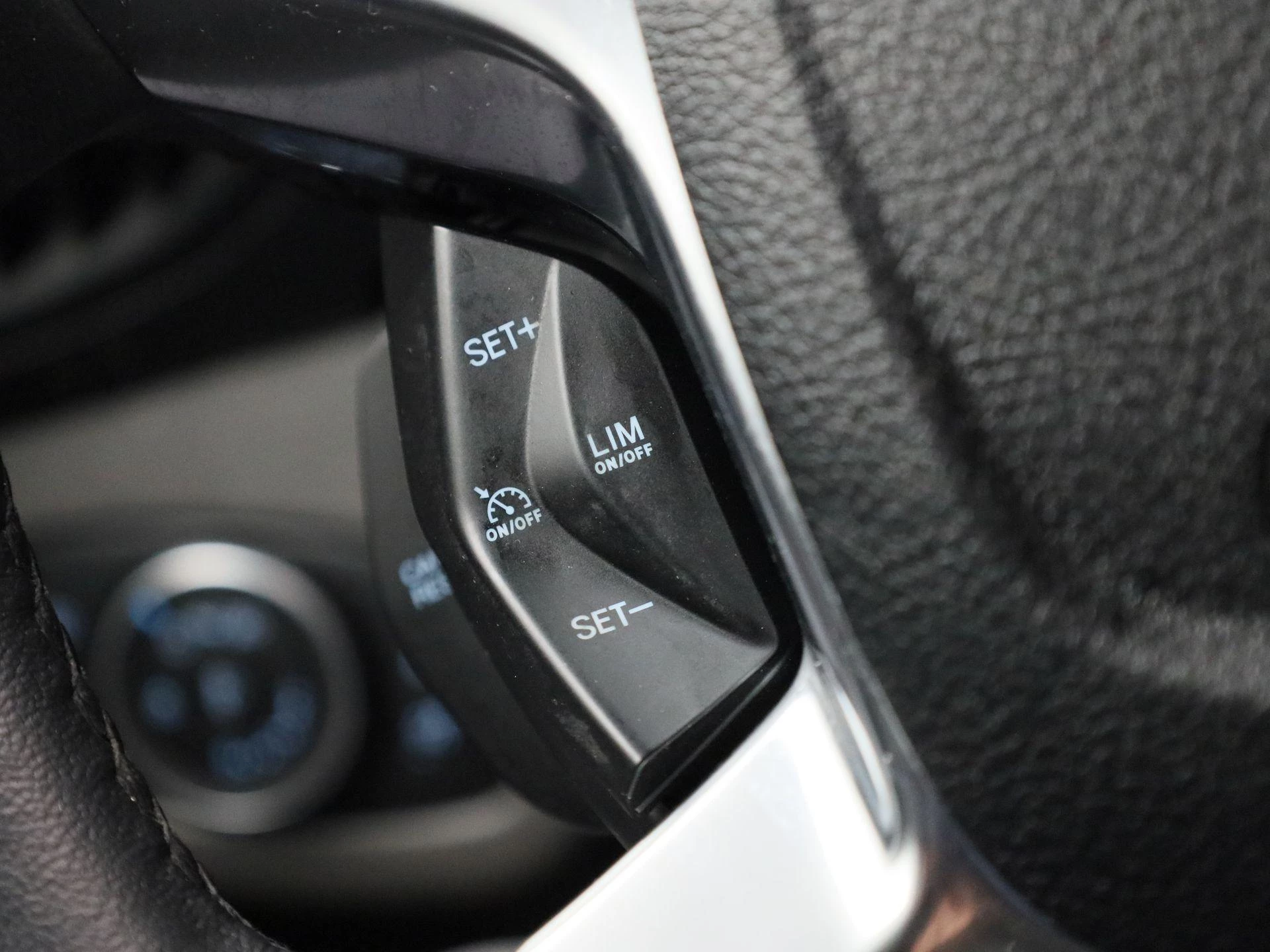 Ford-Transit Connect-image-24