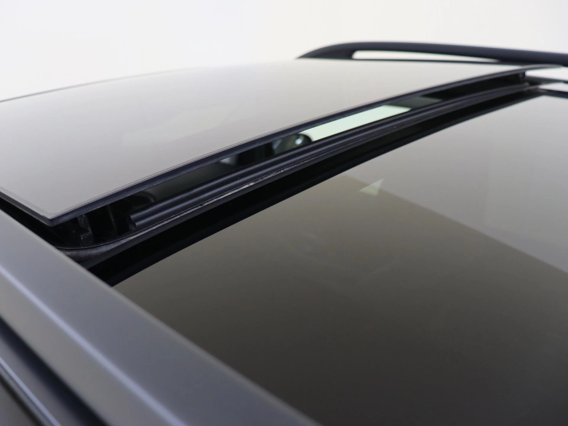 Mercedes-Benz-GLE-image-34