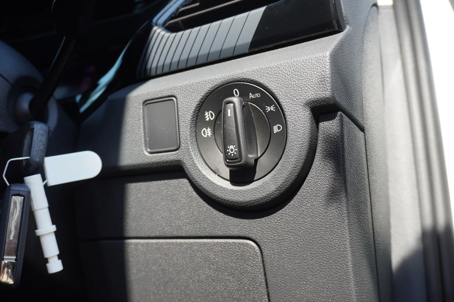 Volkswagen-T-Cross-image-33