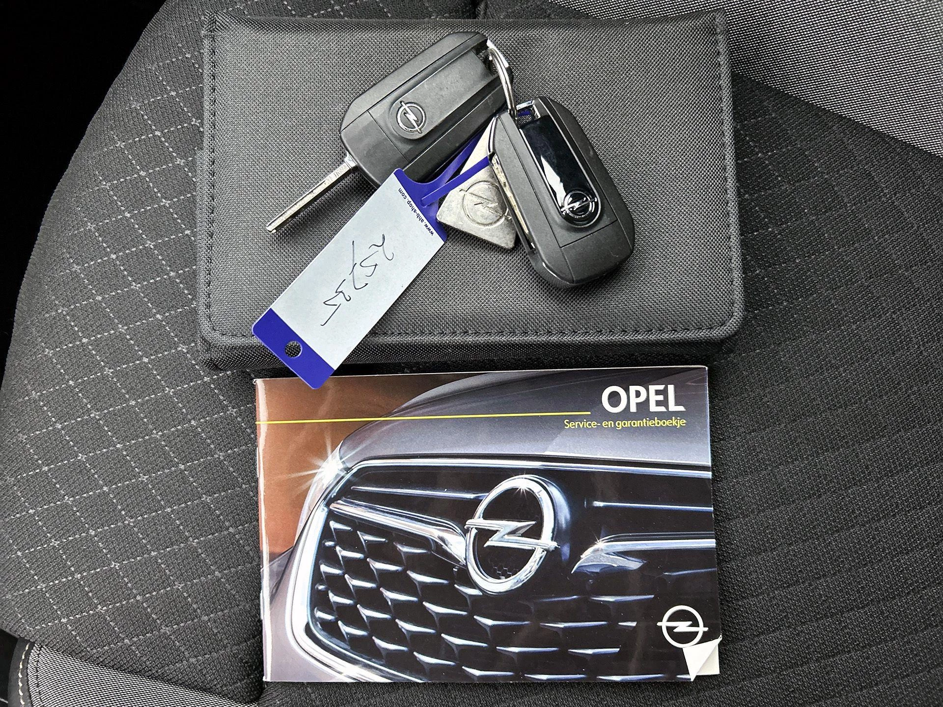 Opel Grandland X 1.2 Turbo Business +