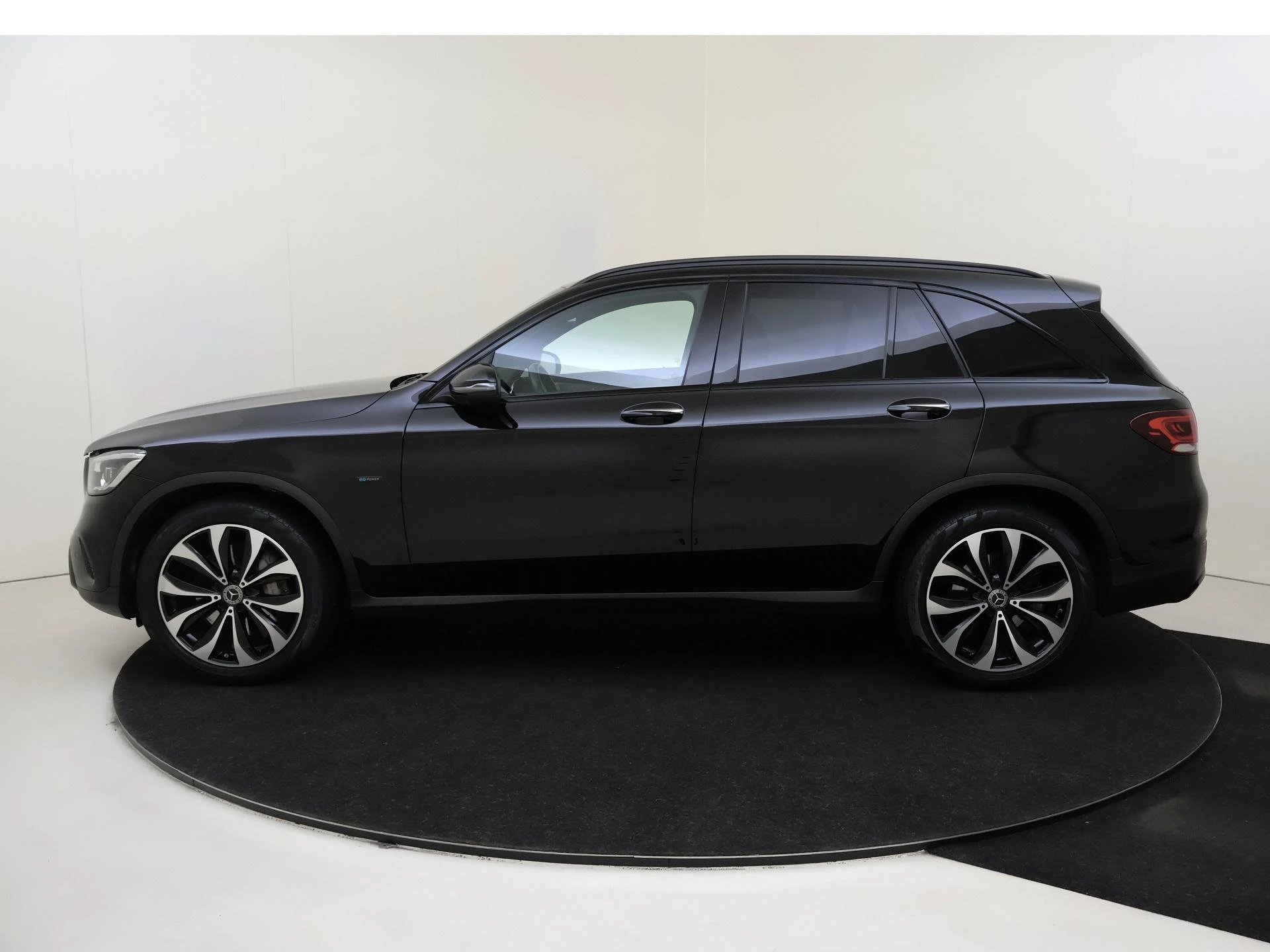 Mercedes-Benz-GLC-image-7
