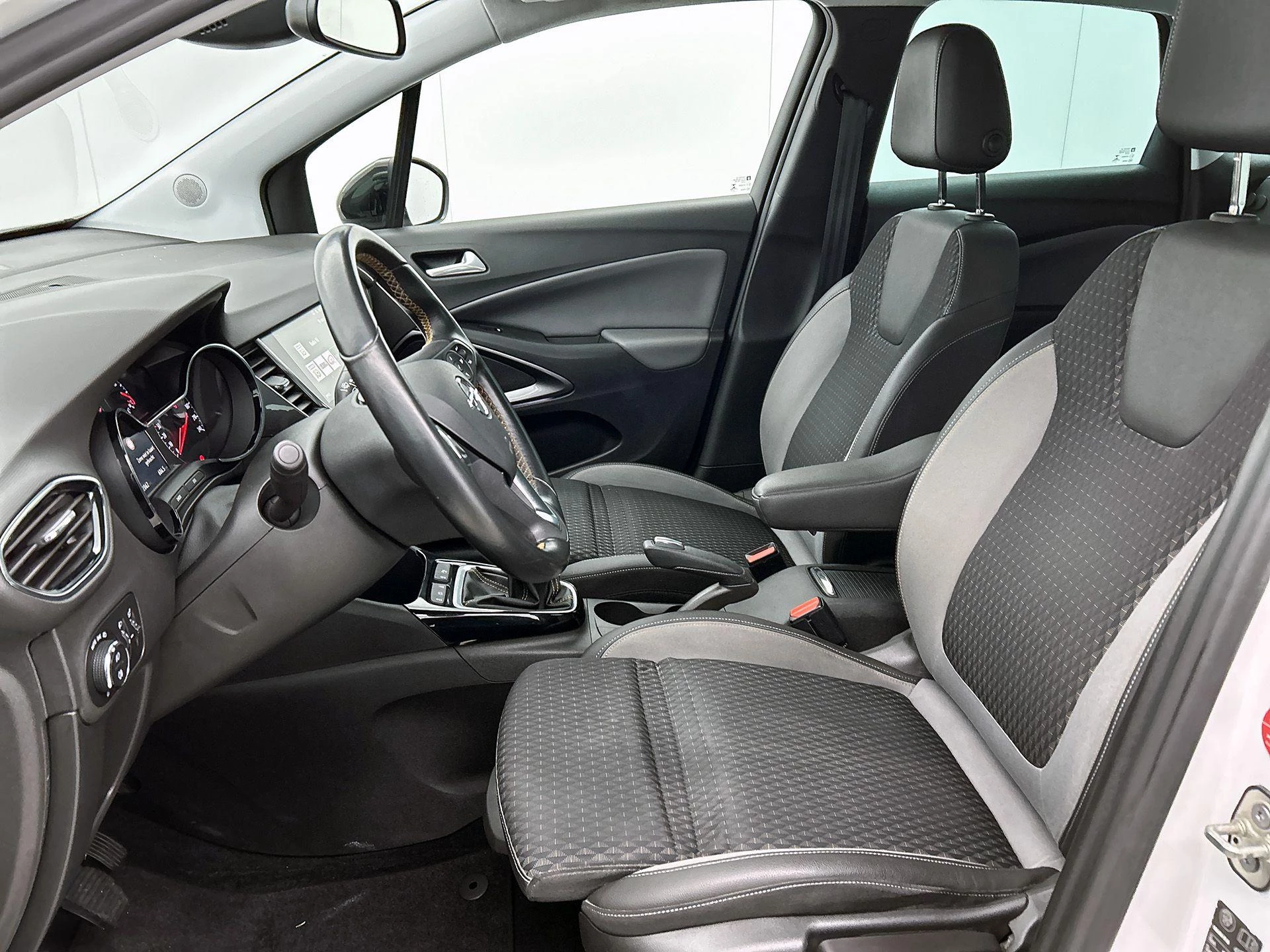 Opel-Crossland X-image-37