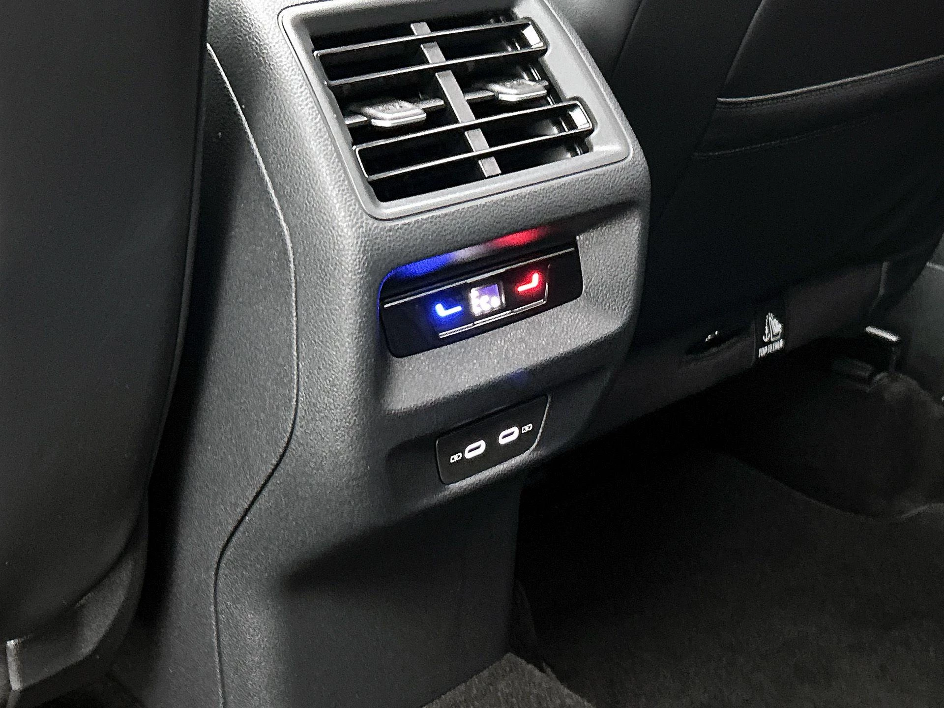 Volkswagen-Tayron-image-11