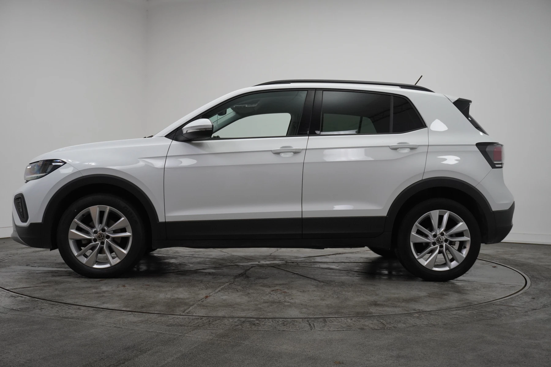 Volkswagen-T-Cross-image-3