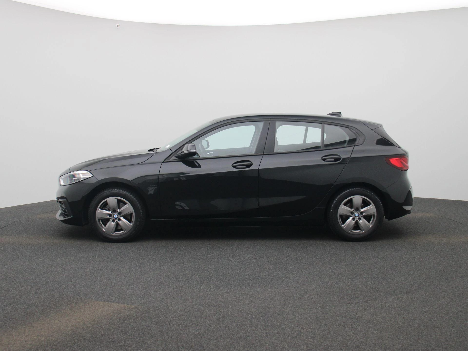 BMW 1 Reeks Hatch 116iA Carplay | Zetelverwarming | LED | Cruise