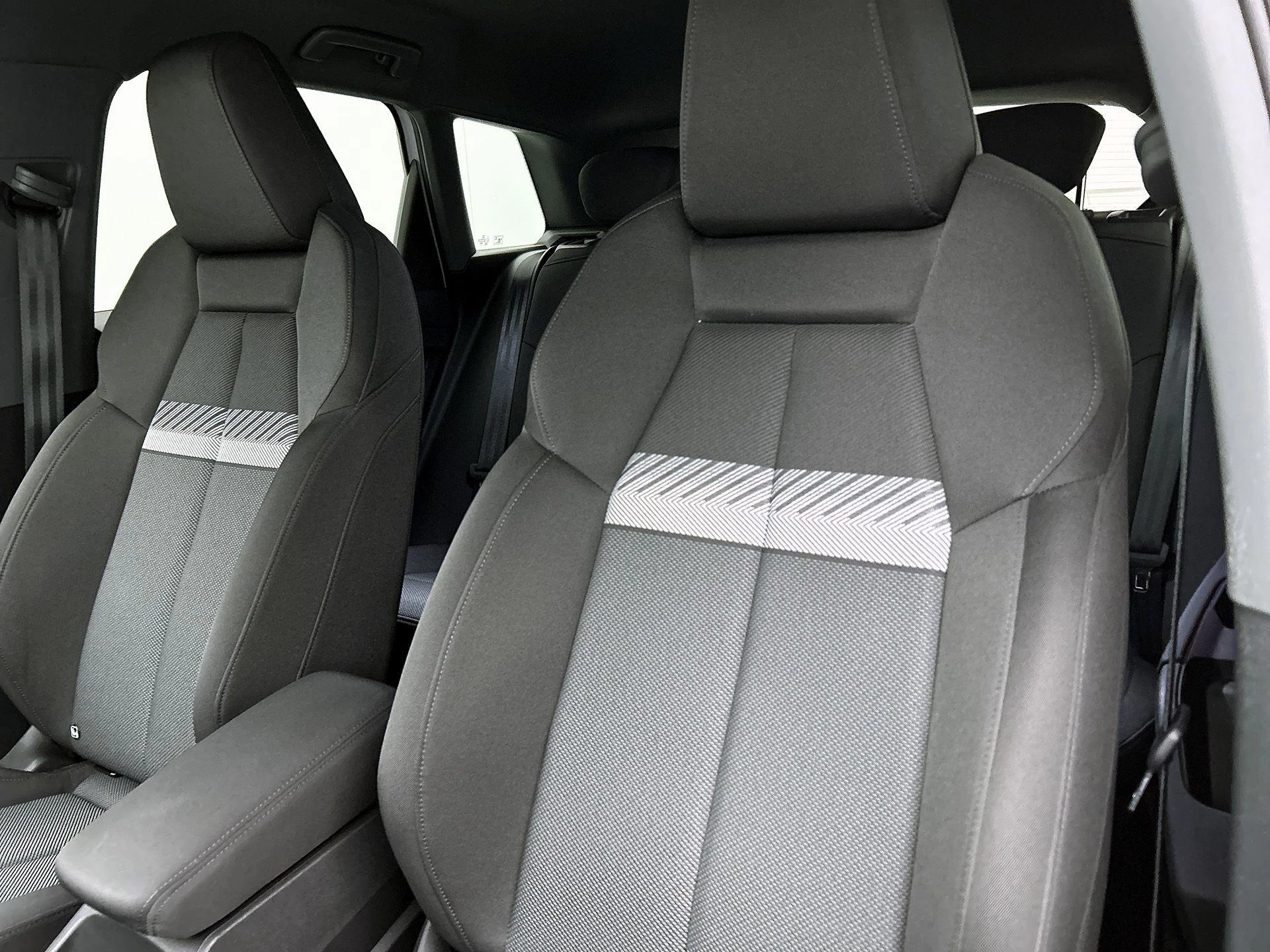 Audi-Q4 e-tron-image-9