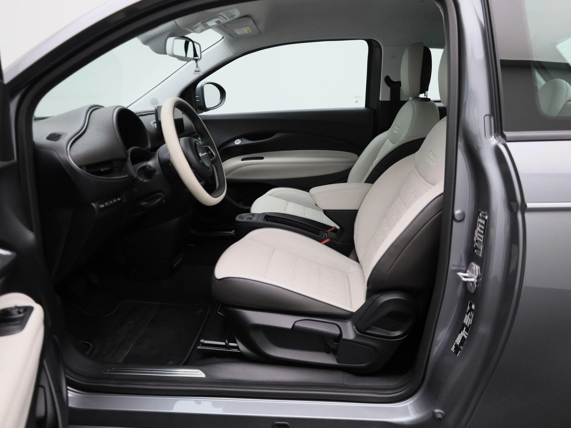 Fiat-500e-image-8