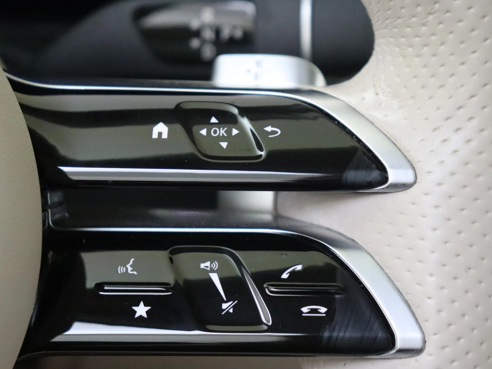 Mercedes-Benz-E-Klasse-image-12