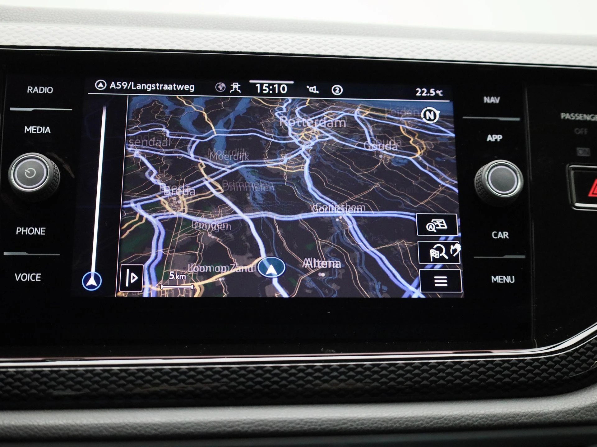 Volkswagen-Polo-image-17