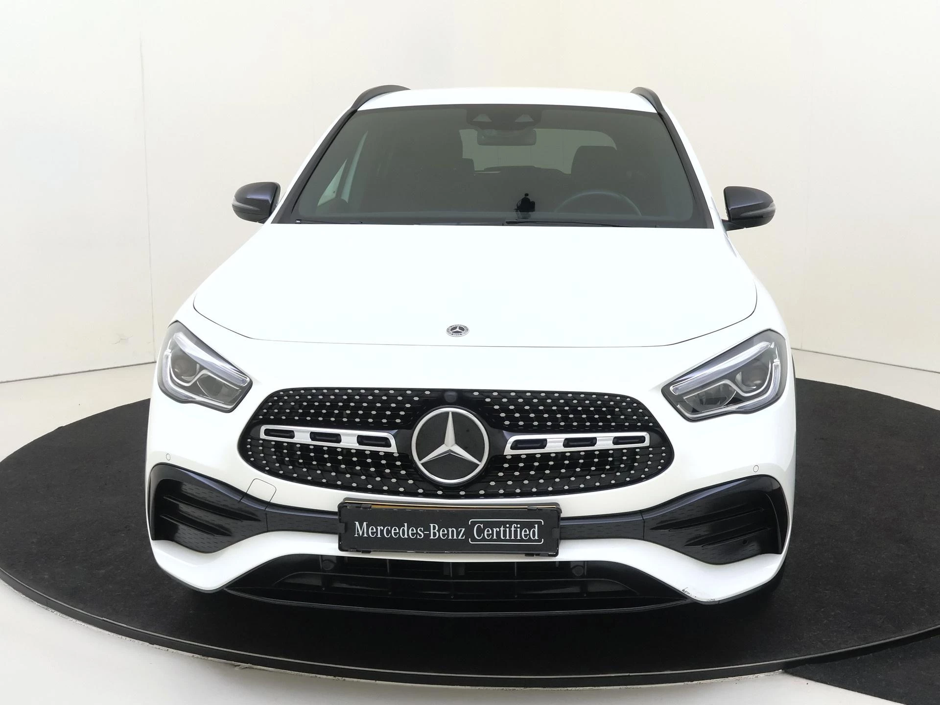 Mercedes-Benz-GLA-image-5