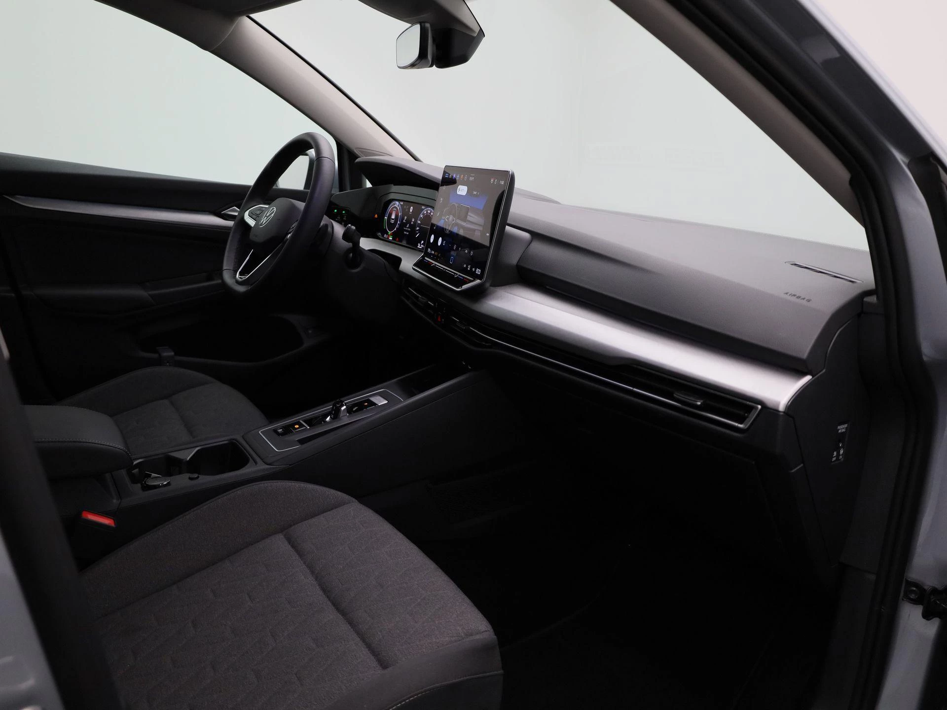 Volkswagen-Golf-image-31