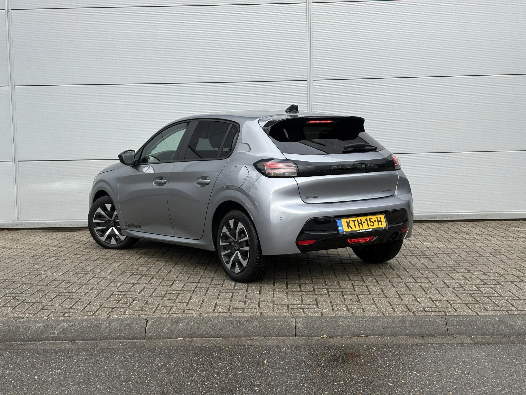 Peugeot-208-image-3
