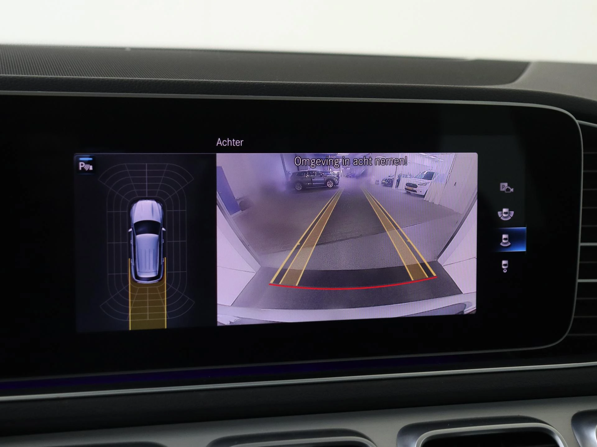 Mercedes-Benz-GLE-image-18