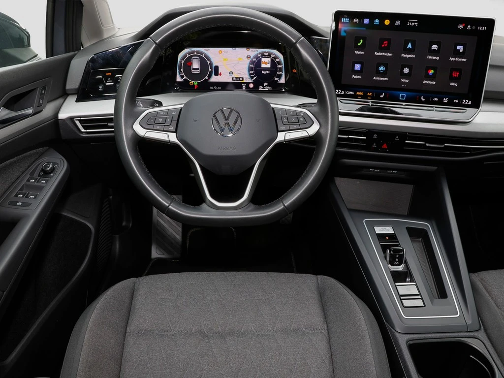 Volkswagen-Golf-image-12