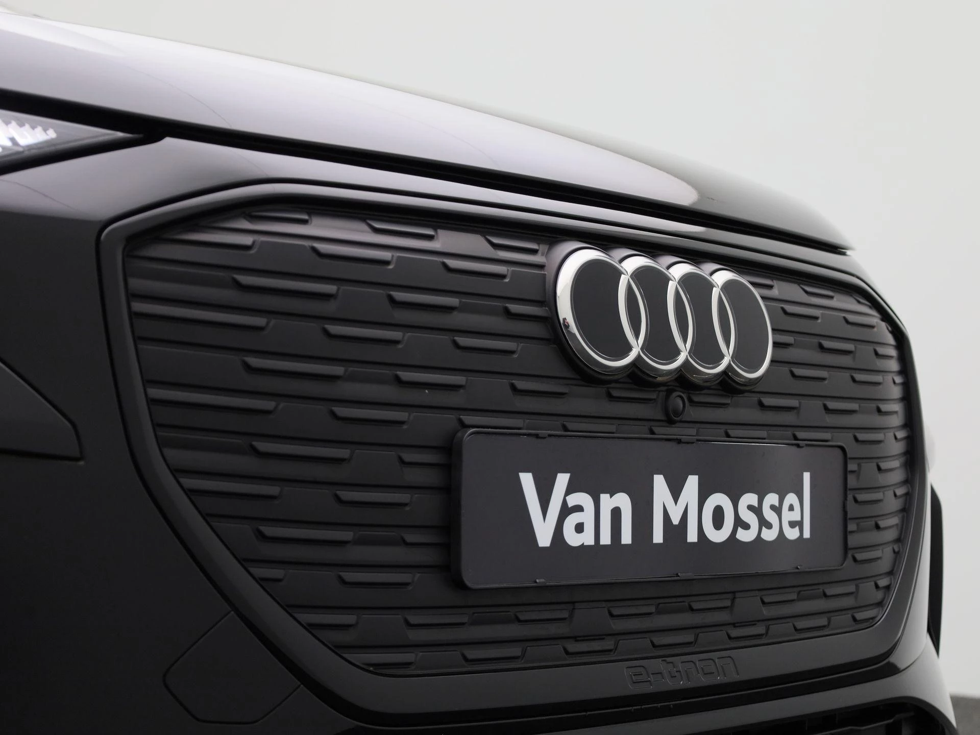 Audi-Q4 e-tron-image-53