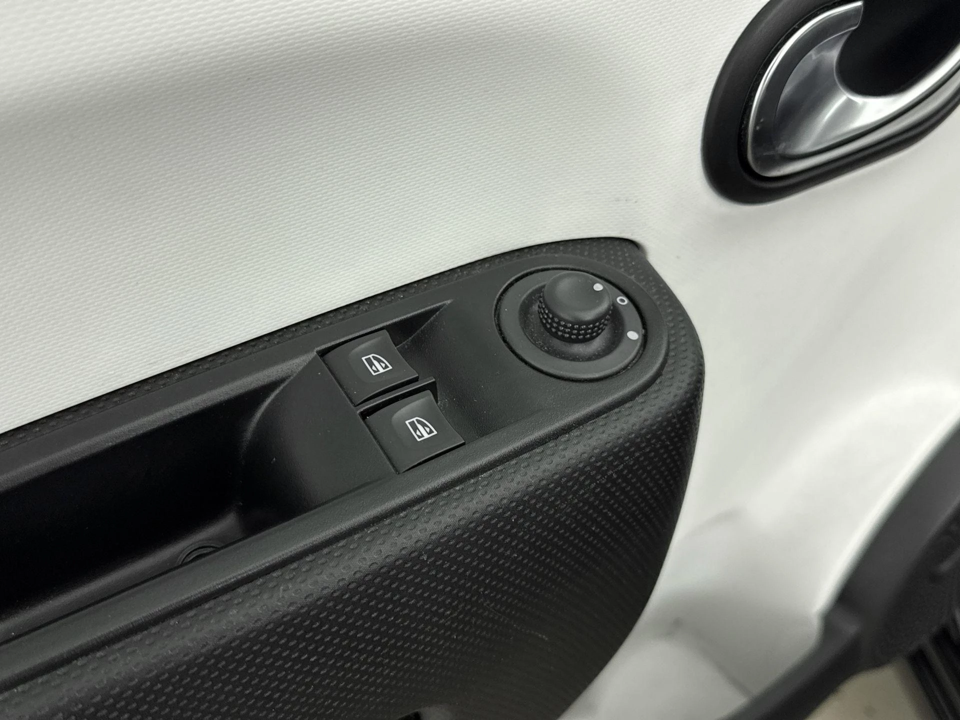 Renault-Twingo-image-15