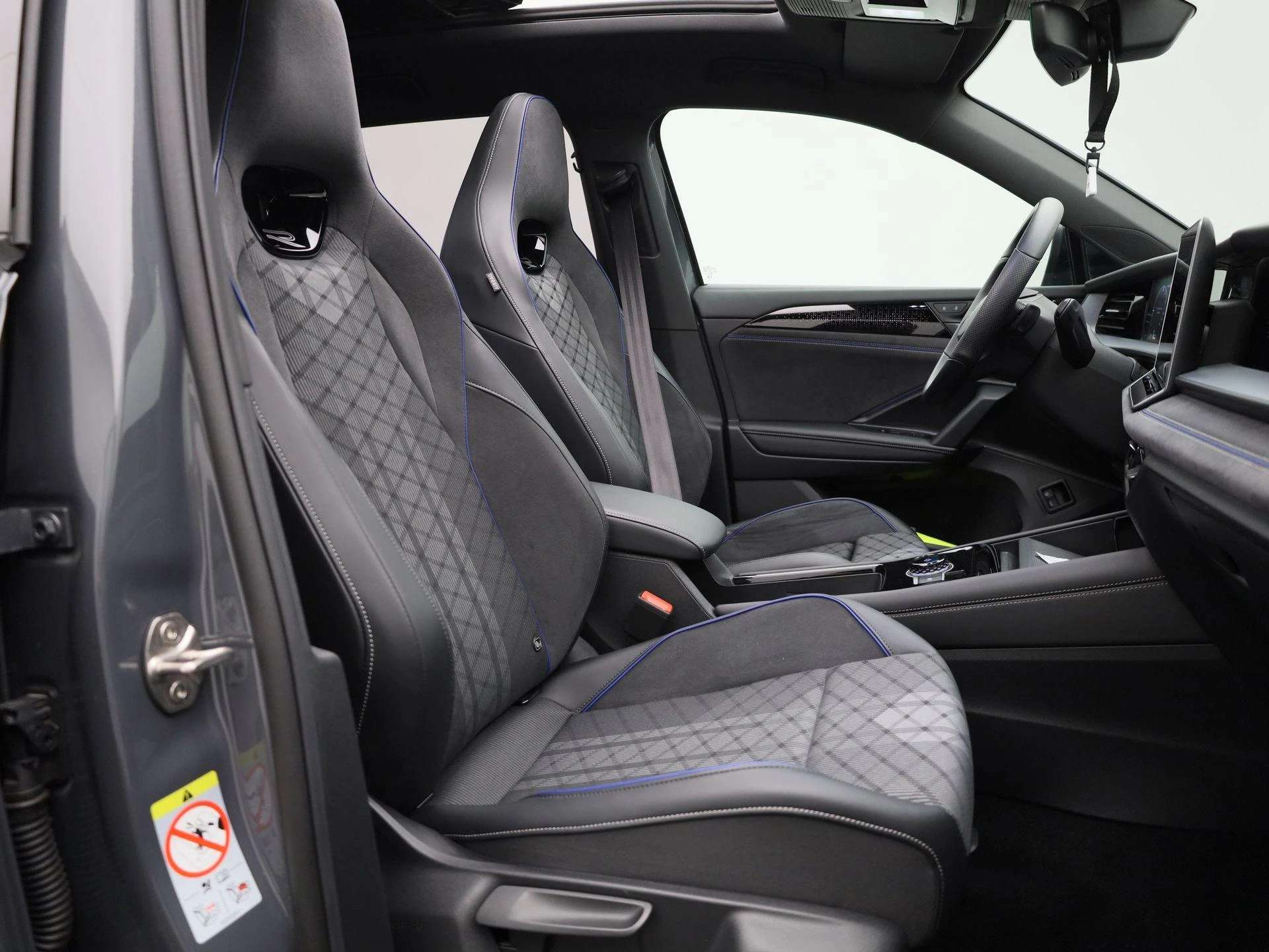 Volkswagen Tayron 1.5 eHybrid R-Line Edition 204 PK|