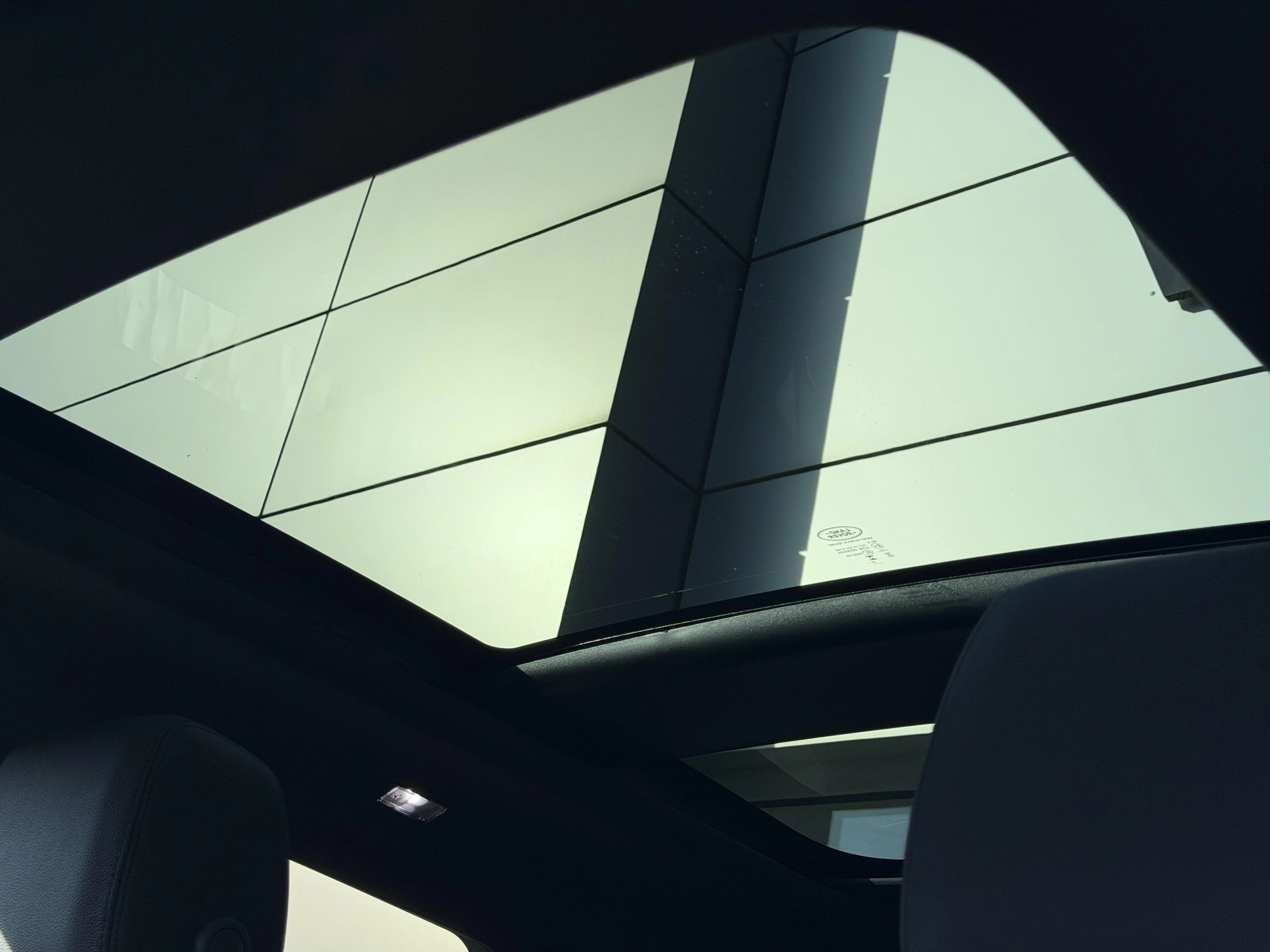 Land Rover-Range Rover Evoque-image-22