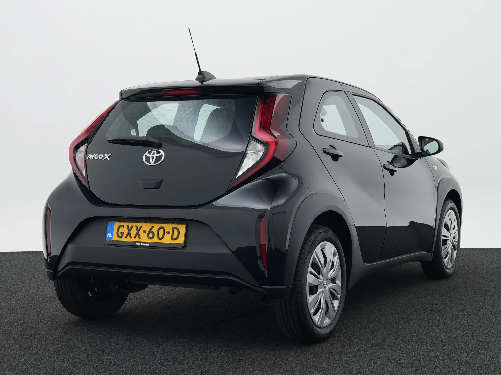Toyota Aygo X 1.0 VVT-i MT Play