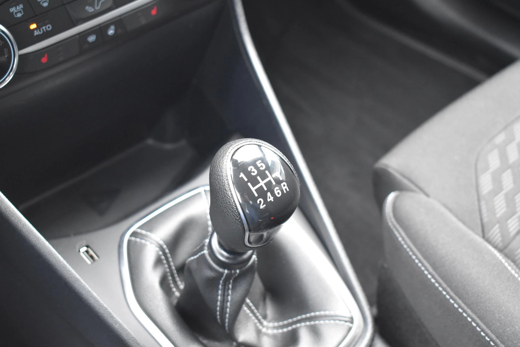 Ford Fiesta 1.0 EcoBoost Hybrid Titanium