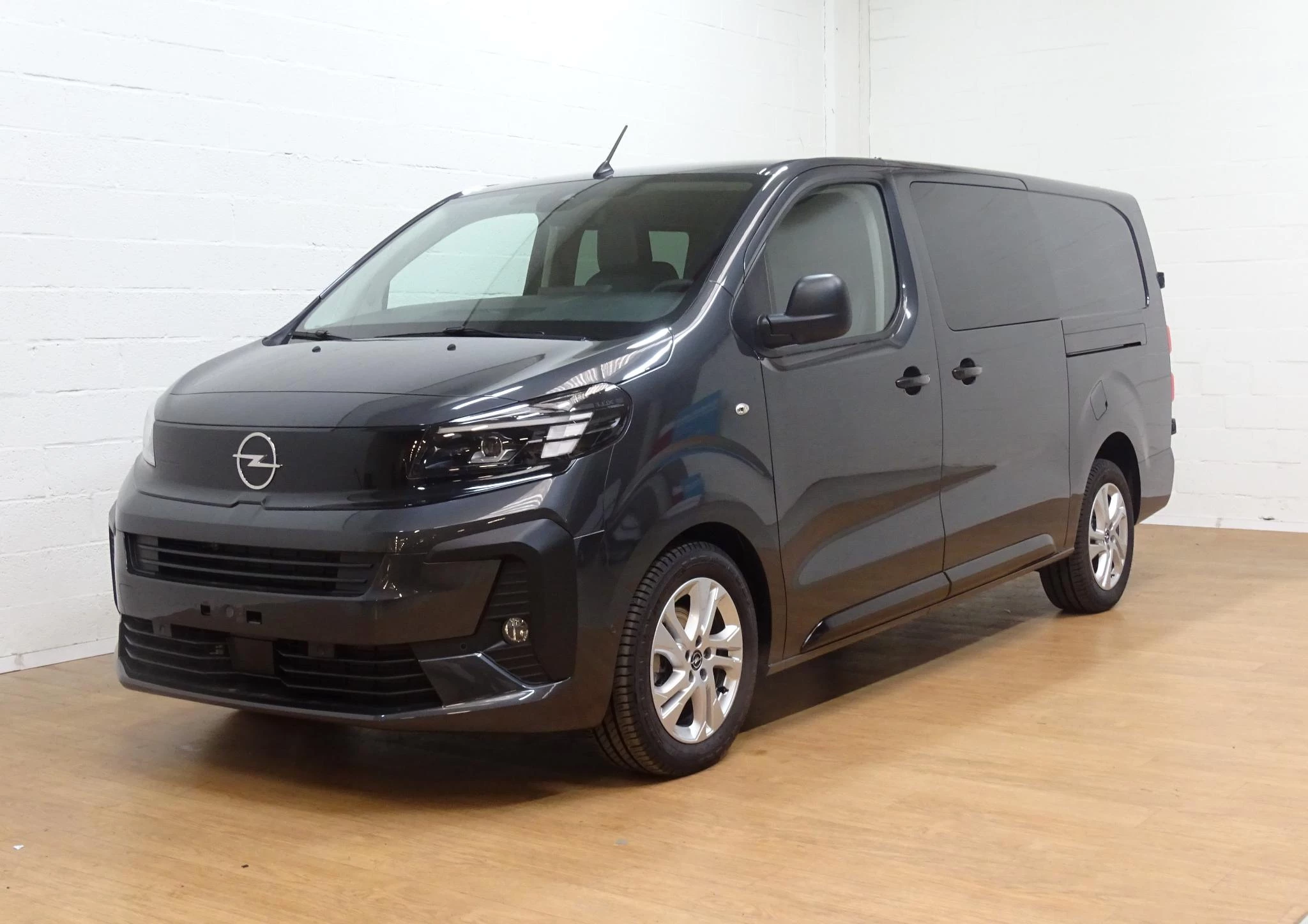 Opel Vivaro 2.0 BlueHDi 180 S&S EAT8 €6.4 DC L3H1