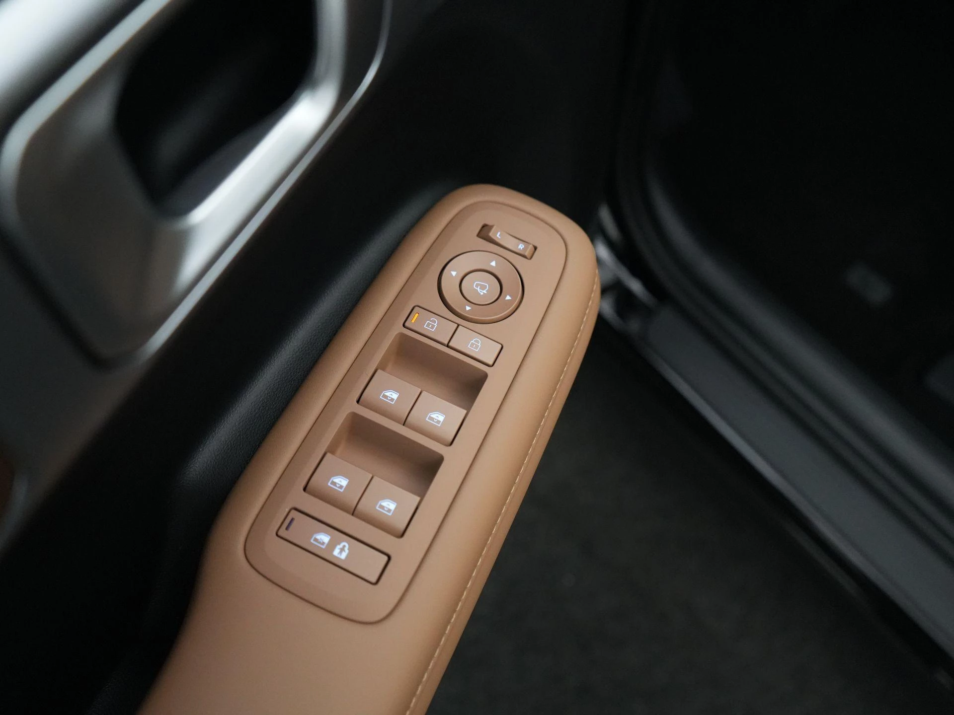 Hyundai-Santa Fe-image-37