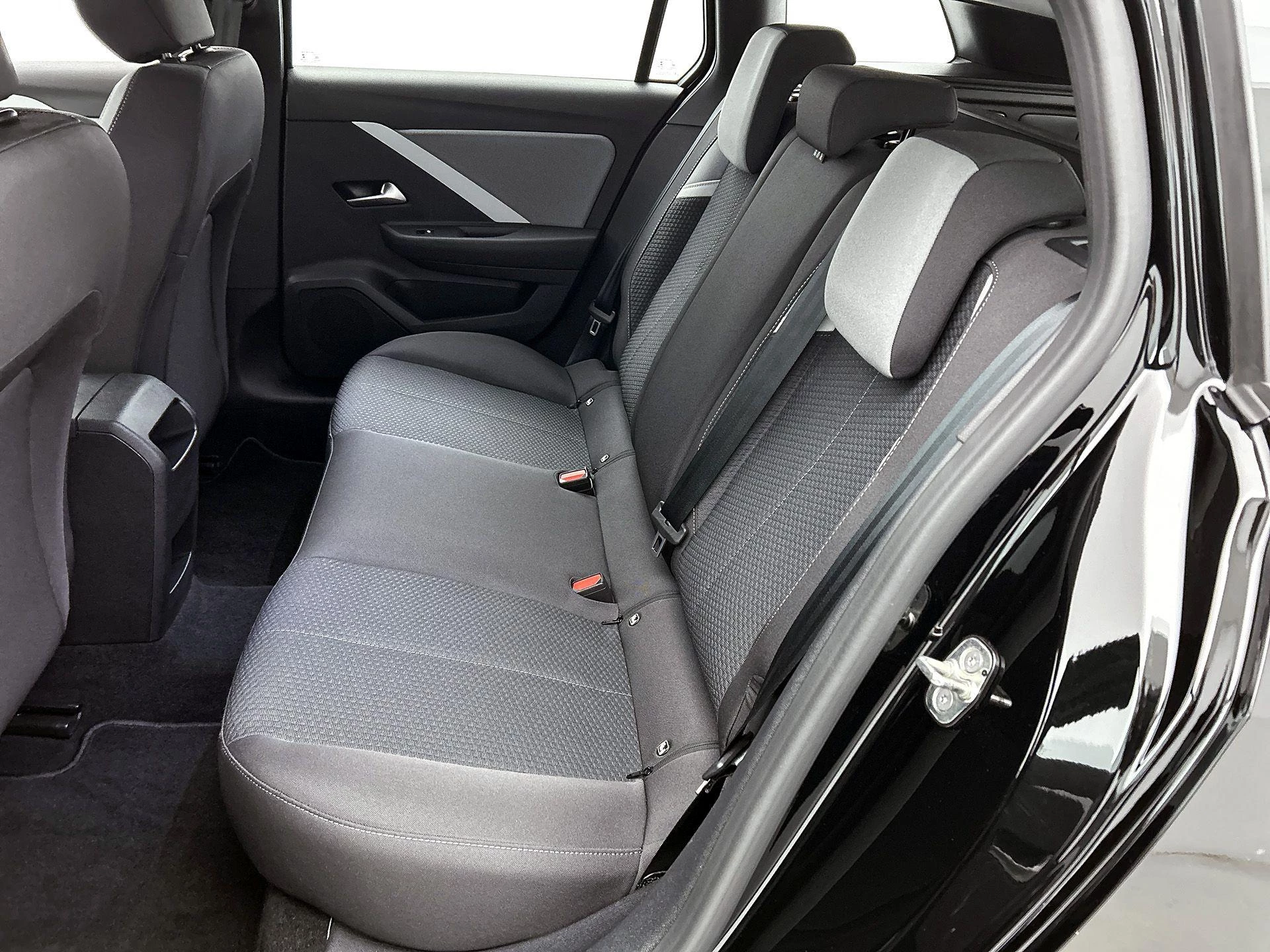 Opel-Astra-image-25