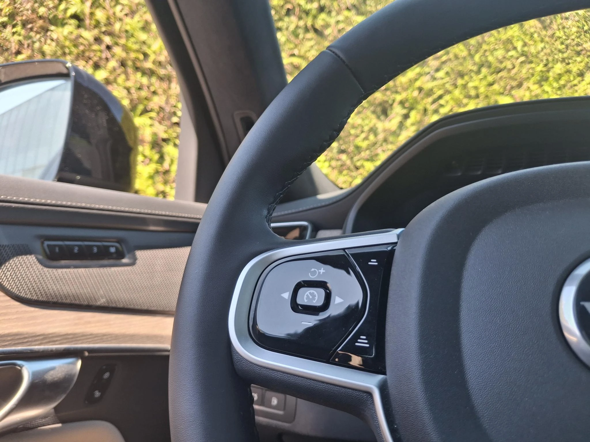 Volvo-XC90-image-25