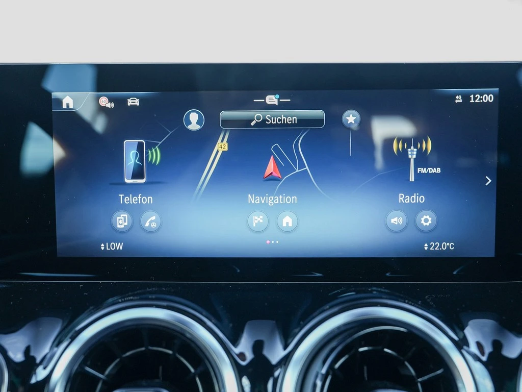Mercedes-Benz-GLA-image-12