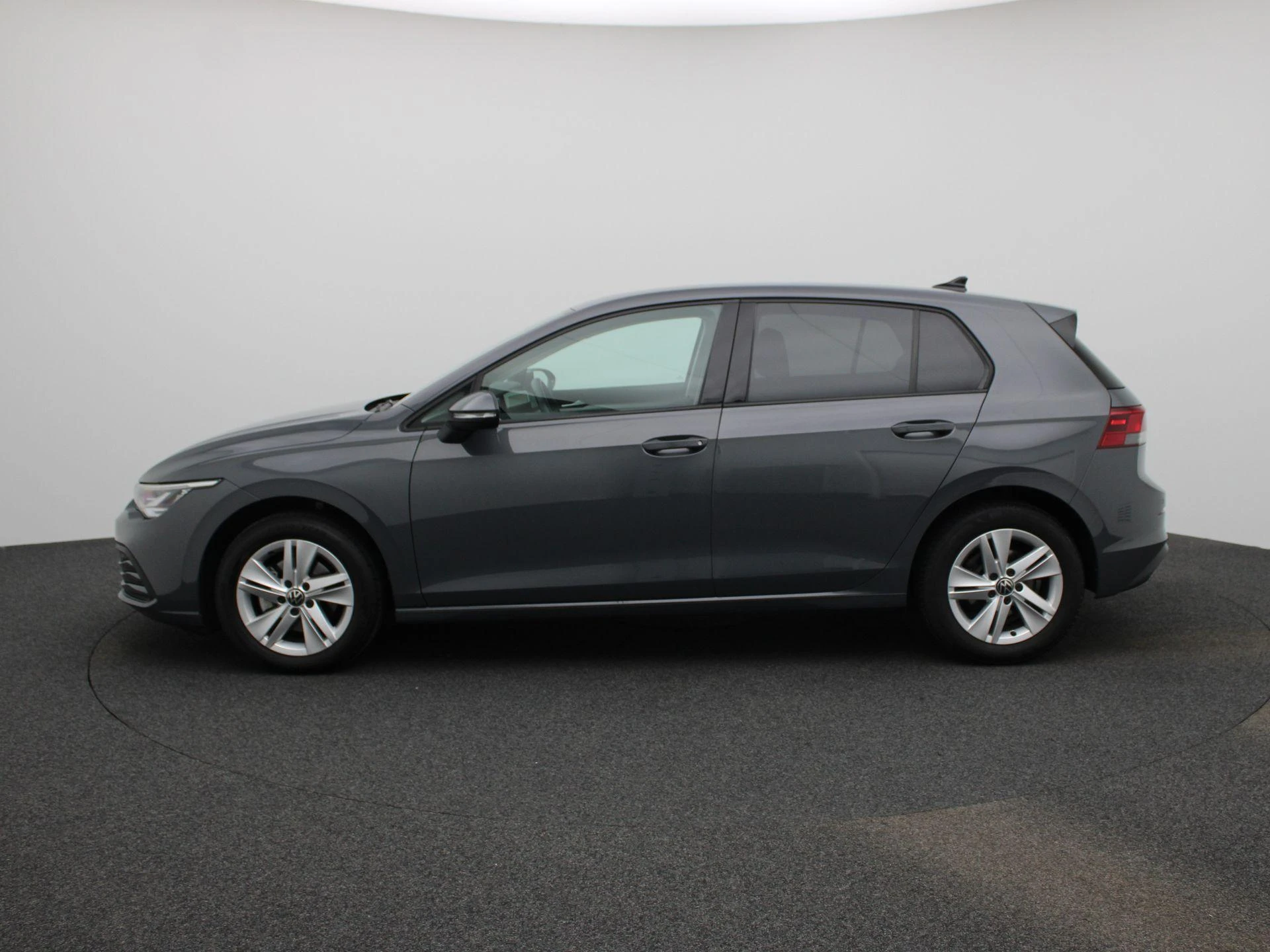 Volkswagen-Golf-image-3