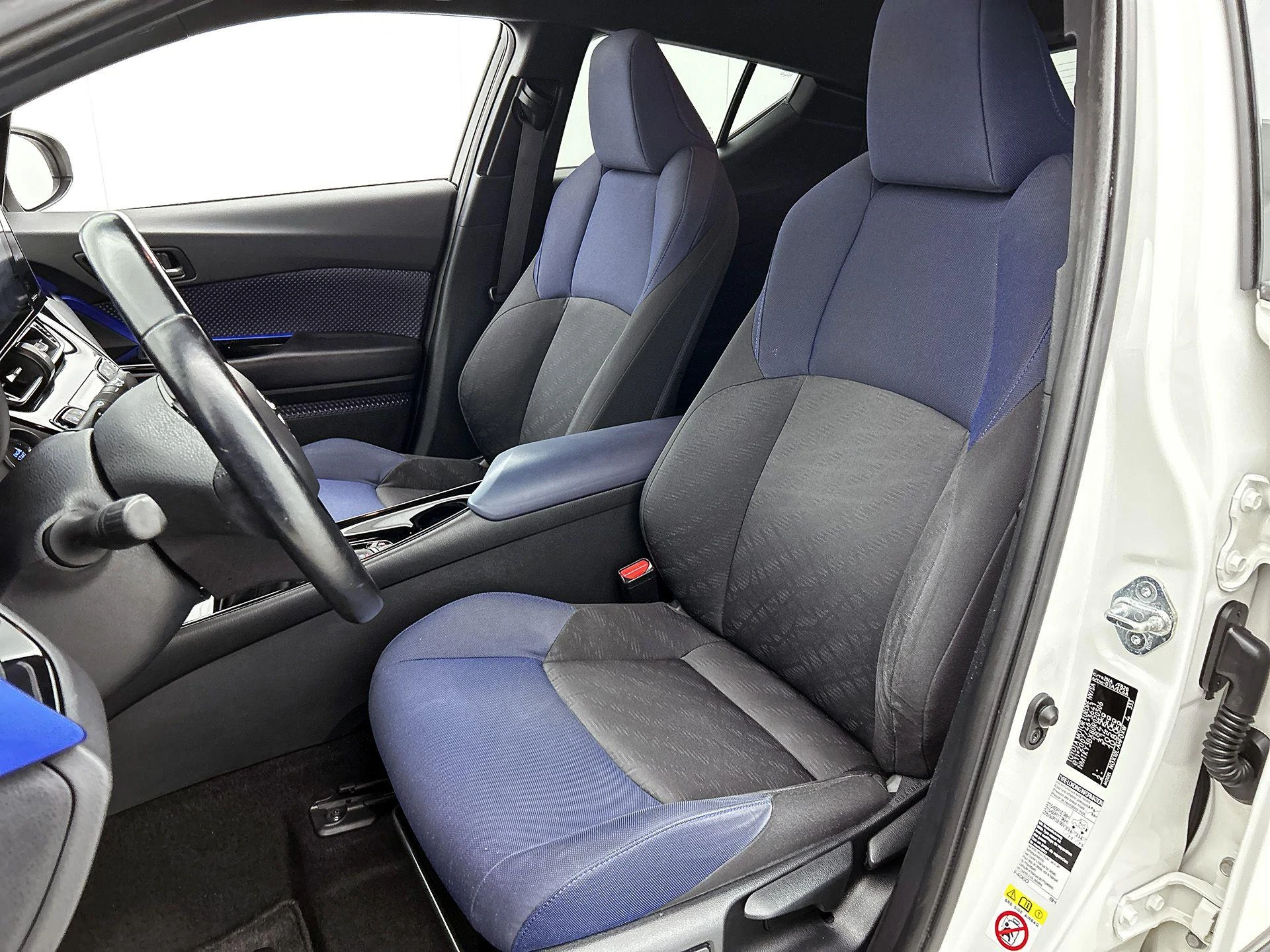 Toyota-C-HR-image-35