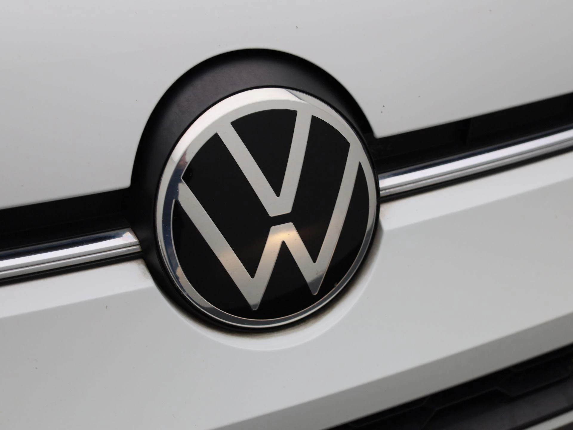 Volkswagen-up!-image-23