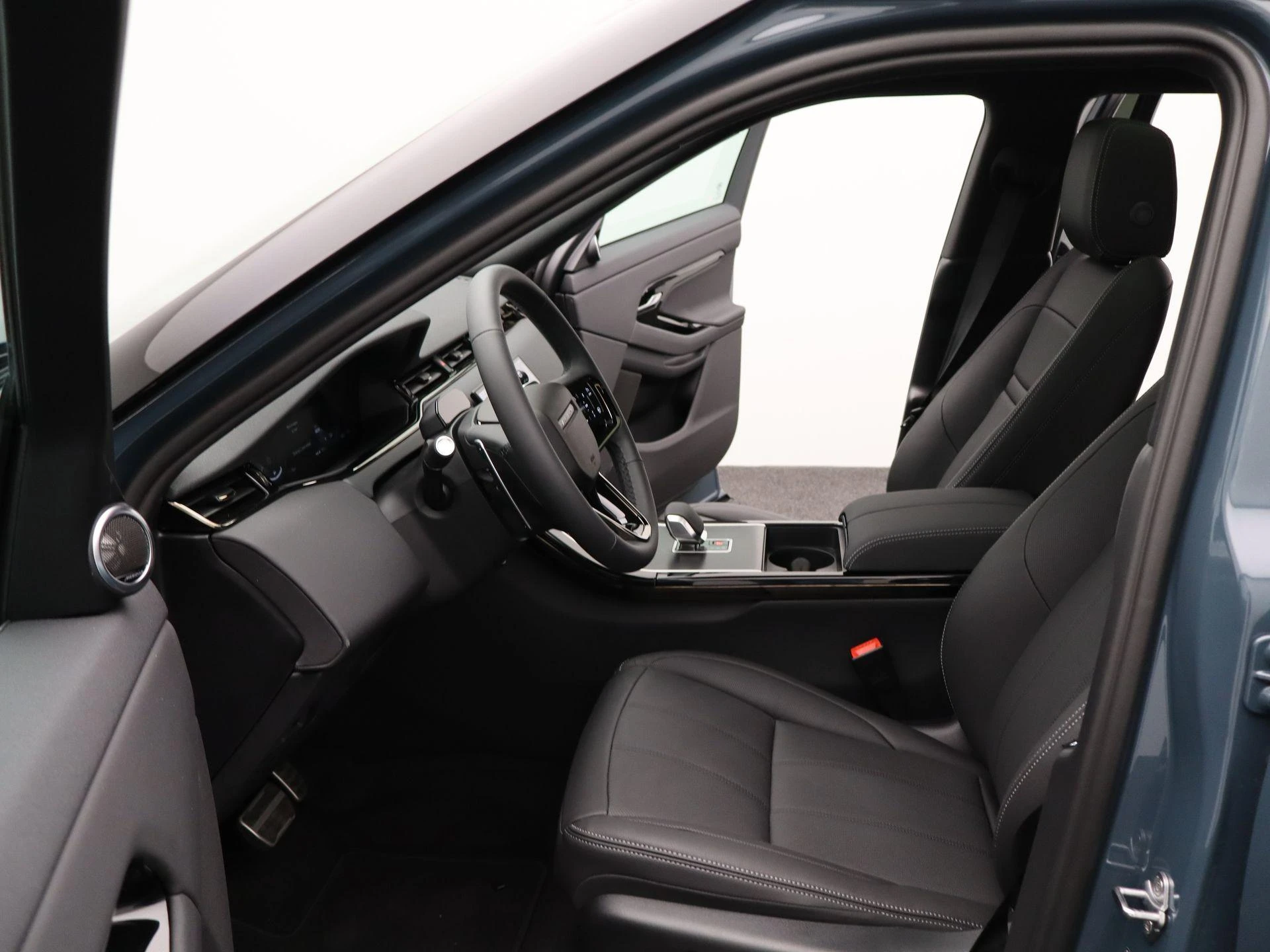 Land Rover-Range Rover Evoque-image-11
